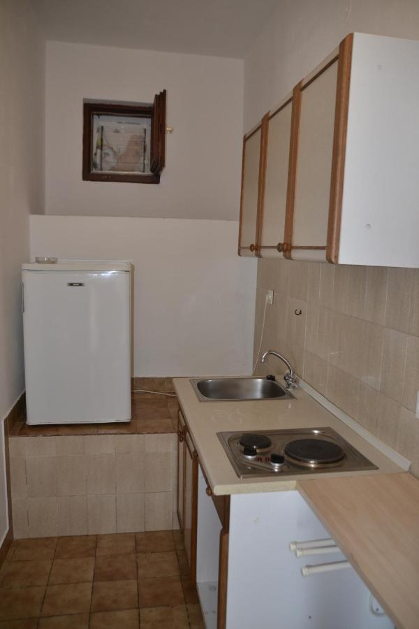 Apartments By The Sea Kustici, Pag - 6335 Zubovici Exterior photo