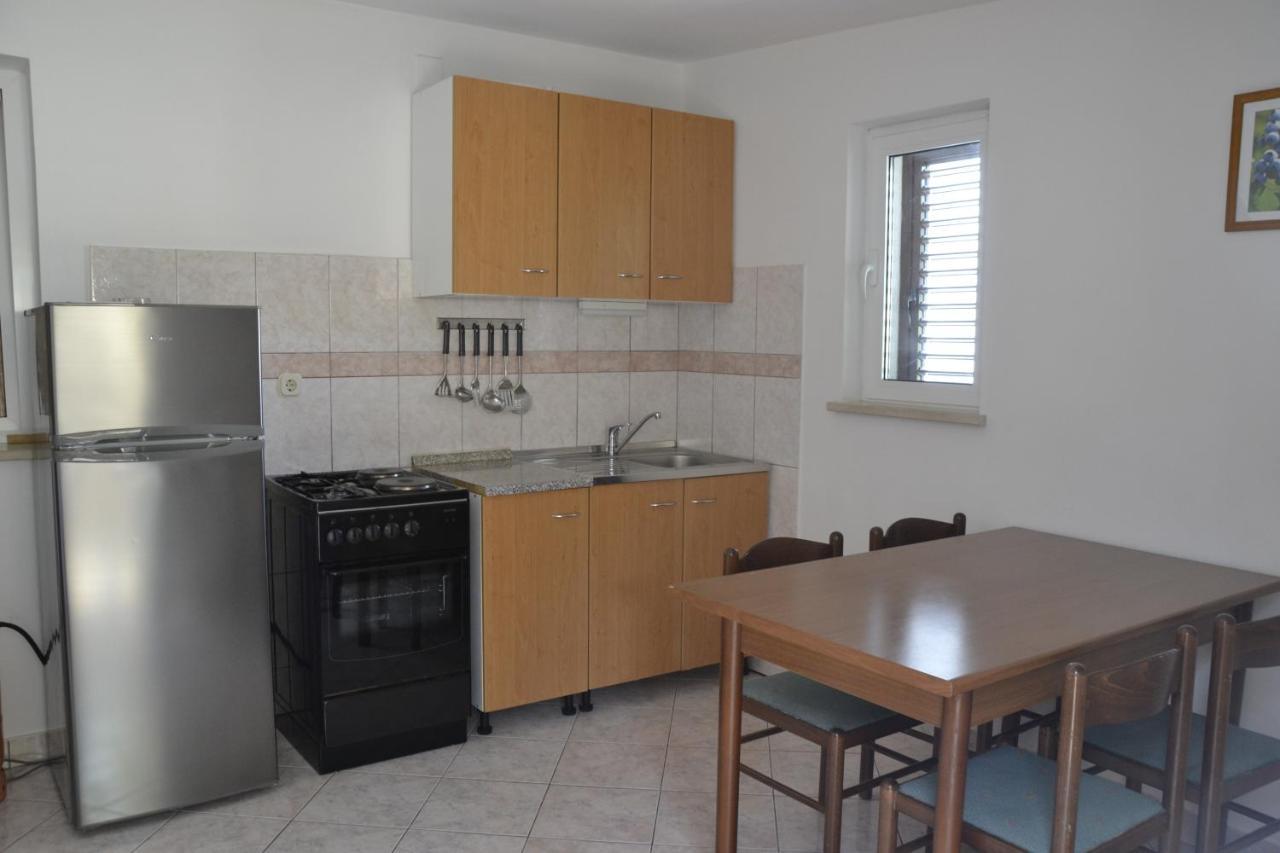 Apartments By The Sea Kustici, Pag - 6335 Zubovici Exterior photo