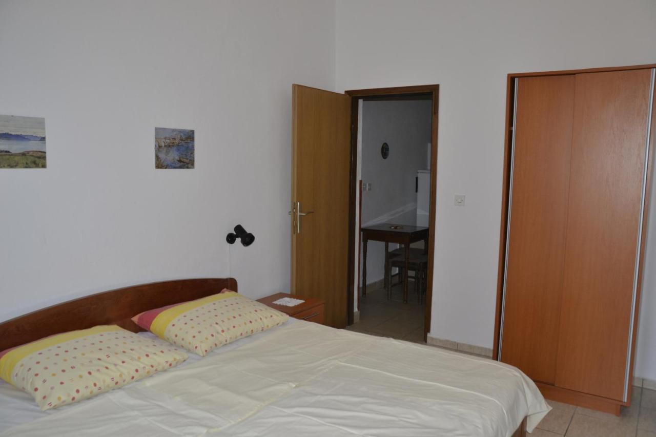 Apartments By The Sea Kustici, Pag - 6335 Zubovici Exterior photo