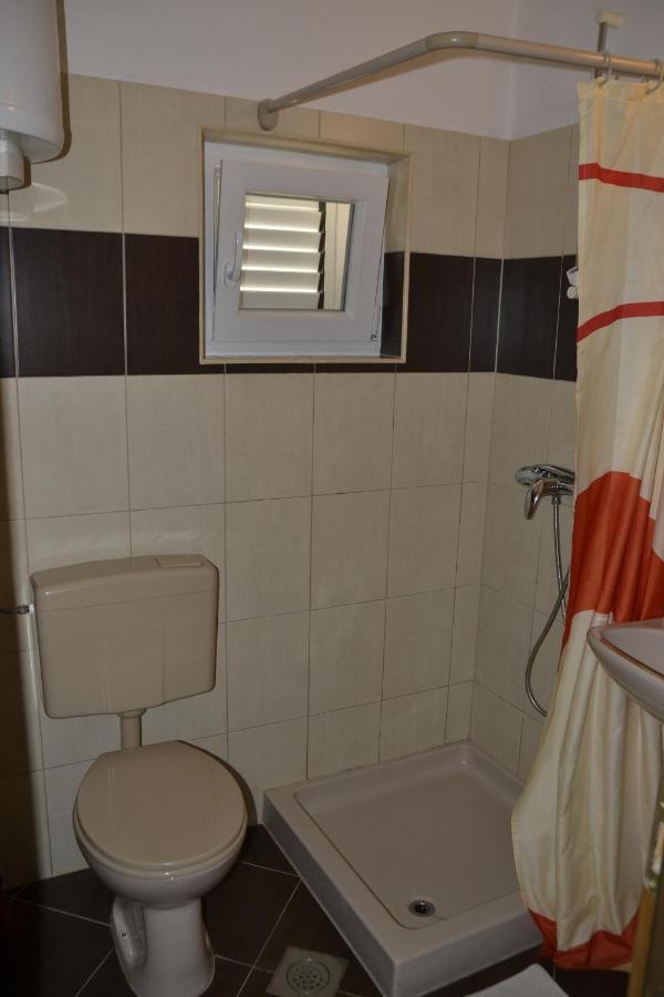 Apartments By The Sea Kustici, Pag - 6335 Zubovici Exterior photo